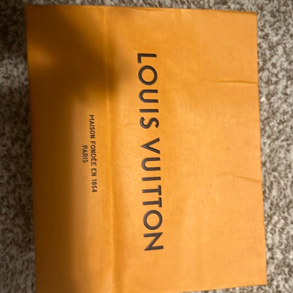 Excellent condition, Louis Vuitton Crossbody purse